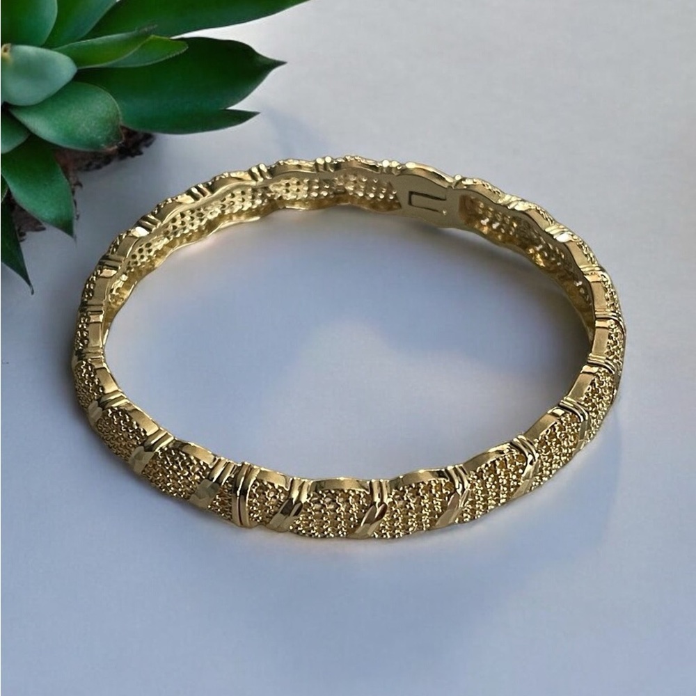 Mesh Design Chic 14k Gold Electroplated Textured Bangle Bracelet
